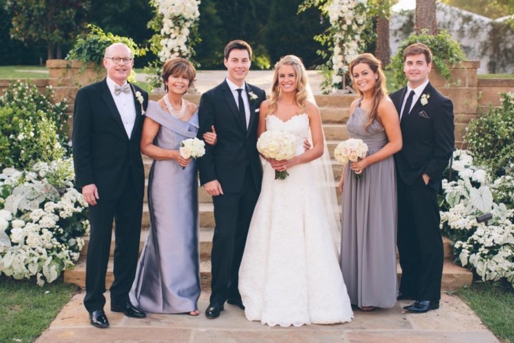 šaty pre matku nevesty dlhý saténový levanduľový letný svadobný outfit