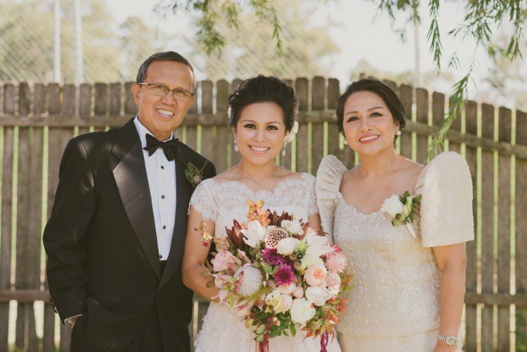 šaty matka nevesty puff rukávy farba slonoviny kvety nášivky