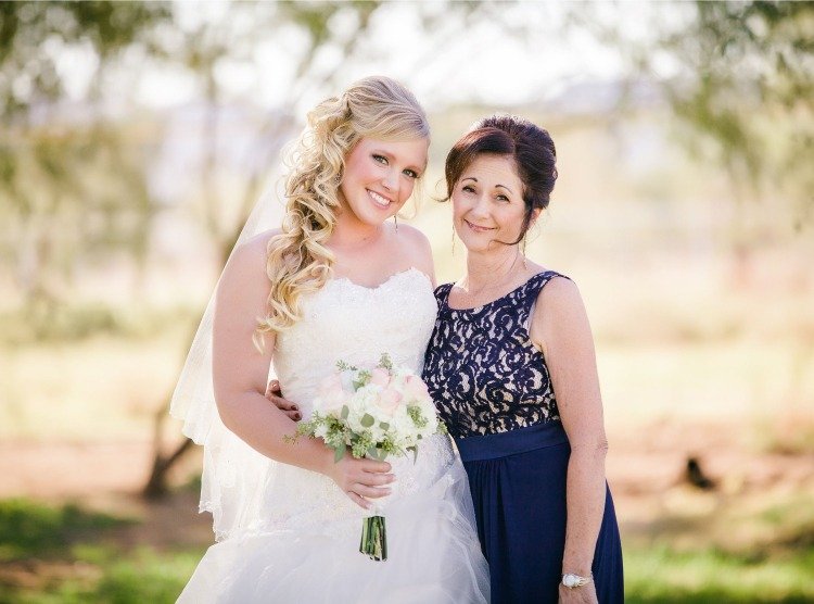 šaty matka nevesty tmavomodrá top čipkovaná saténová stužka zvýšená sukňa