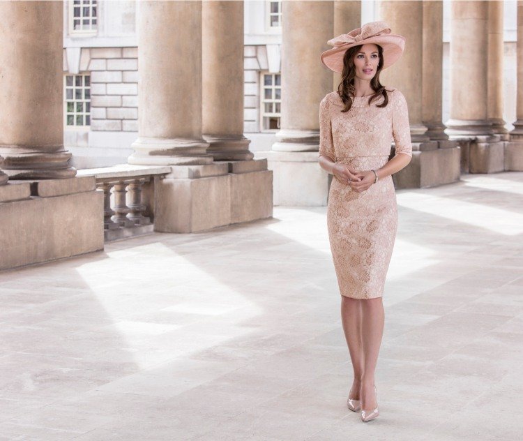 posunkové šaty matka nevesty čipka dĺžka po kolená nahá ružová