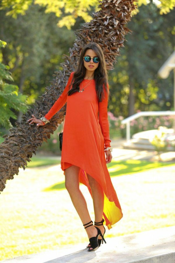 Šaty s dlhým rukávom v červenej tunike z jemnej látky Tunické šaty-asymetrické-čierne-slnečné okuliare