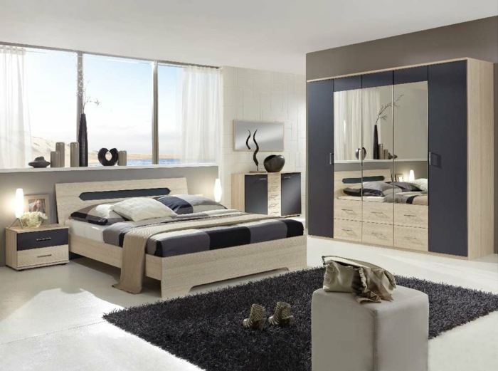 Antracitová farba a drevený vzhľad so zrkadlovými dverami šatníka twenga-spálňa-fialová-skriňa