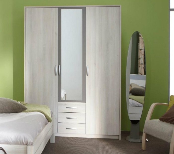 Lacná šatníková skriňa od Otto v akáciovom prevedení Šatník-akácia-od-Otta