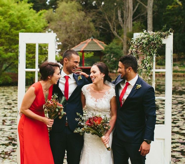 Oblečenie pre ženíchov Oblečenie pre ženíchov-outfity-styling-červená-farba-kravata-šaty