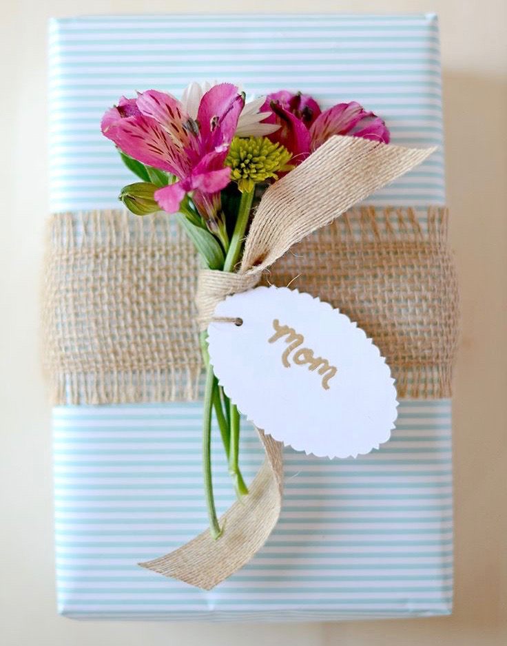 malé-darčeky-balenie-drotárstvo-kvety-juta-materiál-deň matiek