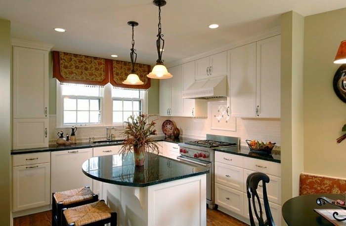 kuchynský ostrovček s plávajúcim tanierom