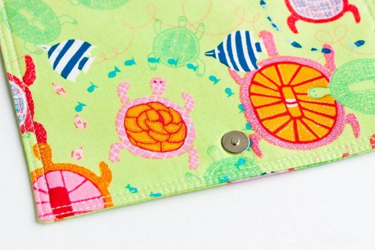 taška cez rameno s viečkom na šitie, magnetické zapínanie pre deti