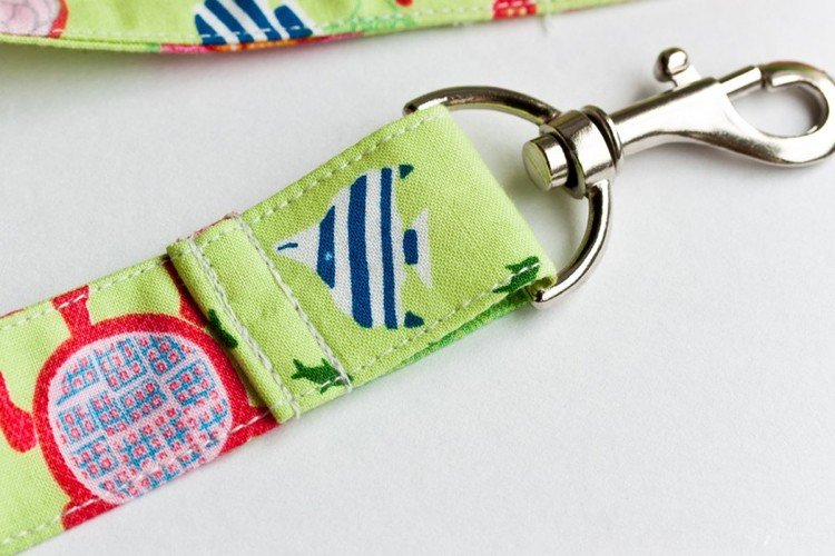 jednoduchá malá patentka na šitie popruhu cez rameno