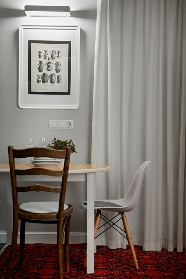 Dekorácia jedálenského stola kreslené kresby závesné stoličky Dekoratívne kreslené kresby zavesia závesy na stoličky