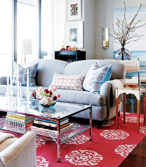 malý byt svetlo modré červené sklo couhctisch lindsay pánske Craig dizajn malý bytový dizajnér svetlo modré červené sklo couhctisch lindsay mens craig