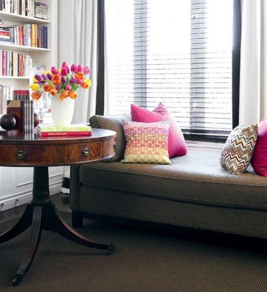 farebné interiérové ​​nápady tulipánov pre malý obytný priestor