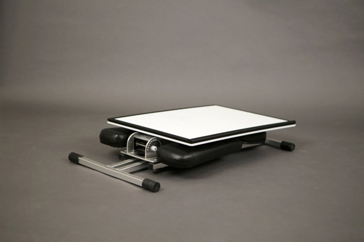 Kolenná stolička môže ušetriť veľa miesta kreslo na koleno-stôl-úspora miesta-skladacie-kov-koža