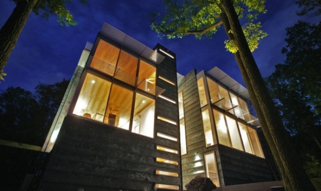 Eko rezidencia nočné osvetlenie moderná udržateľná architektúra USA