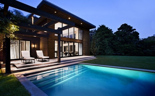 Solárny dom, pasívny bazén, nádvorie