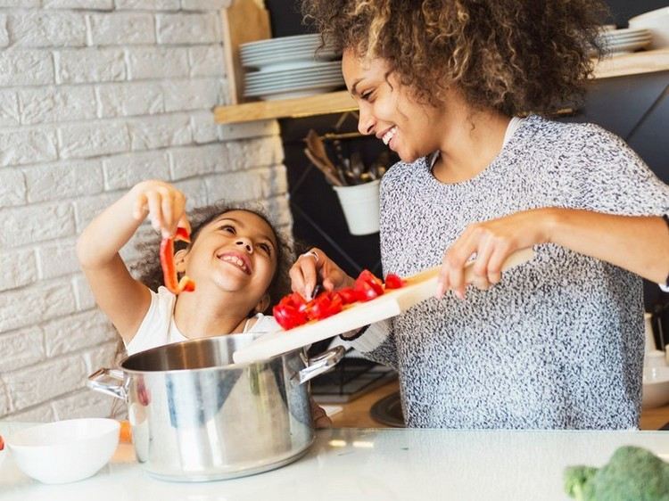 Deti, ktoré varia s rodičmi, jedia viac ovocia a zeleniny