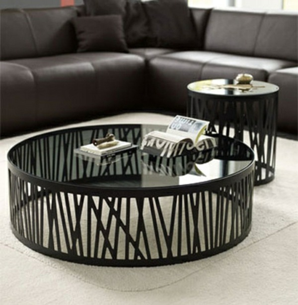 konferenčný stolík z glazovaného kovu konferenčný stolík z preskleného kovu