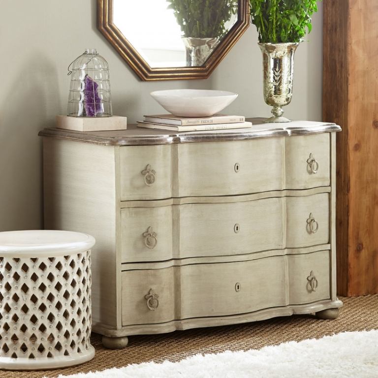 Vytvorte si vlastnú komodu v štýle shabby chic Komoda-ošumelé-šik-staré-vzhľad-napodobniť