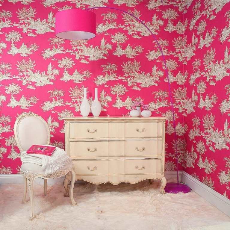 Vyrobte si komodu v dievčenskej izbe sami Dresser-Shabby-Chic-do-it-yourself-pink-wallpaper-girl-room