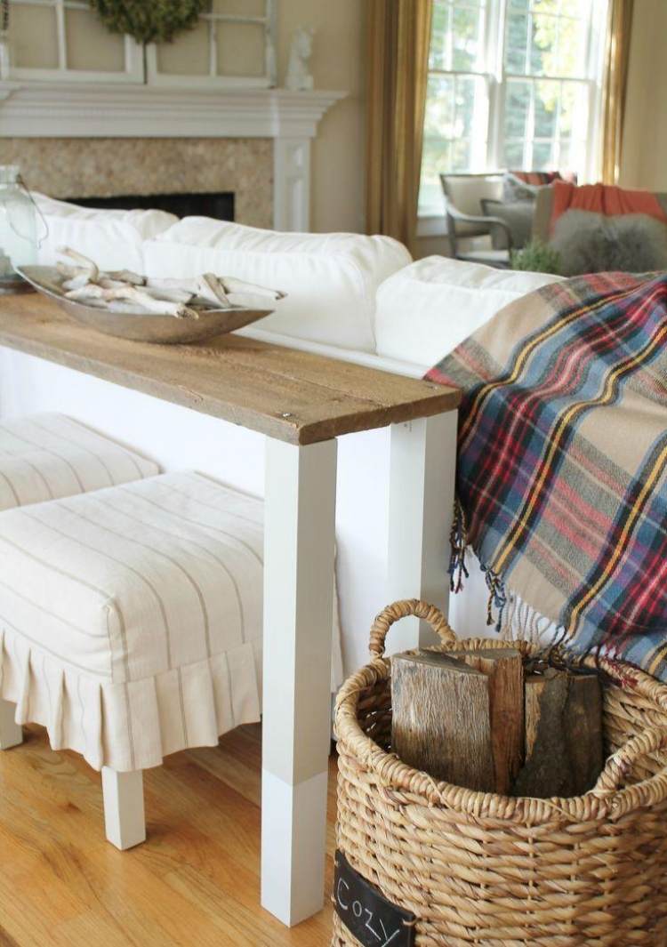 Konzolový stôl s vrchnou doskou z pravého dreva a bielymi nohami Konzolový stôl-sedacia súprava-nápady na nápady-biela-stolička-čalúnenie-biely-košík-palivové drevo