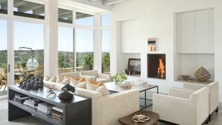 elegantná obývacia izba v bielom a svetlo sivom a čiernom príborníku konzola-stol-za-sedaciu-pohovku-predstavy-béžová-svetlá-svetlo-šedá-kredenc-čierna