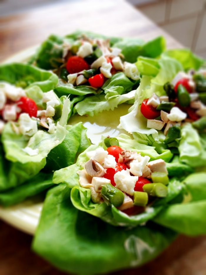 myšlienka šalátu jesť šalát v záhrade pór huby