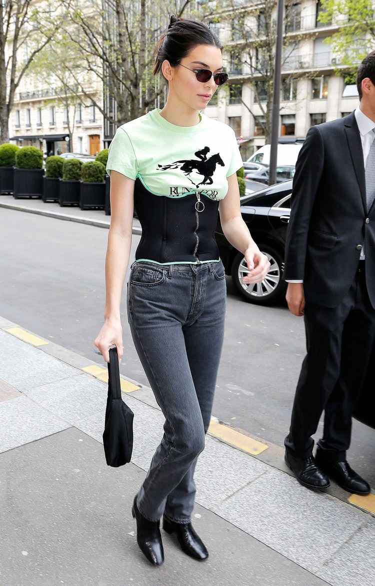 Trendy riflové oblečenie pre korzet do roku 2021