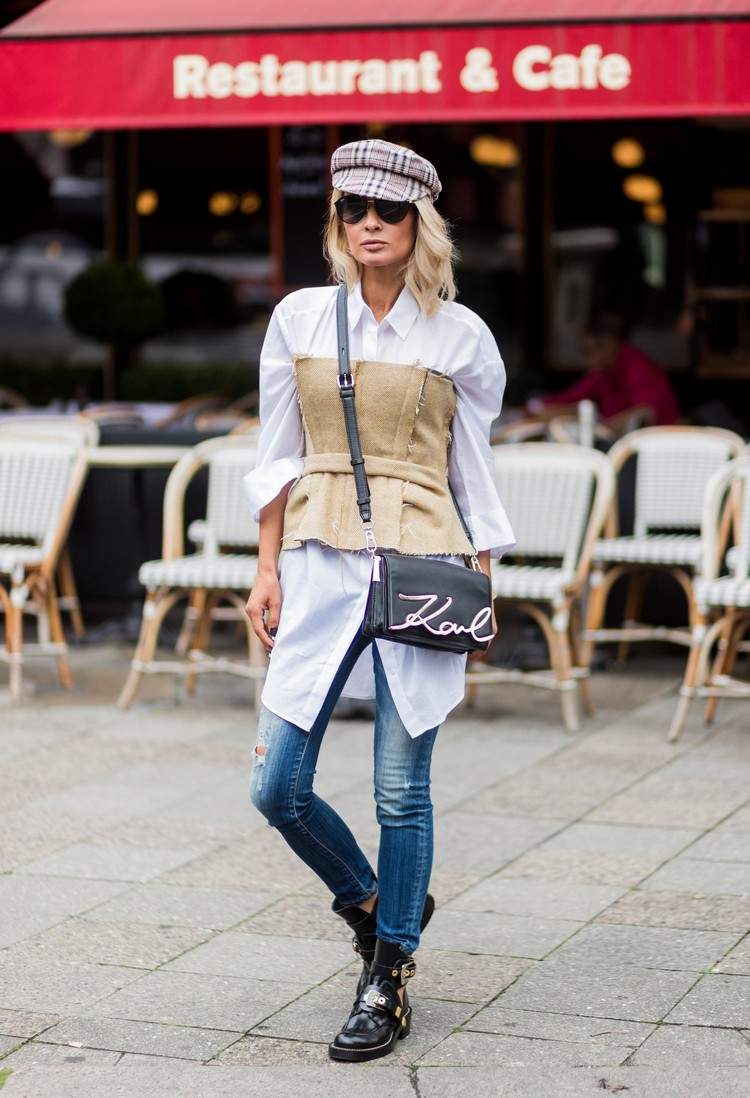 Skombinujte outfit s korzetom ako vrchnú bielu košeľu