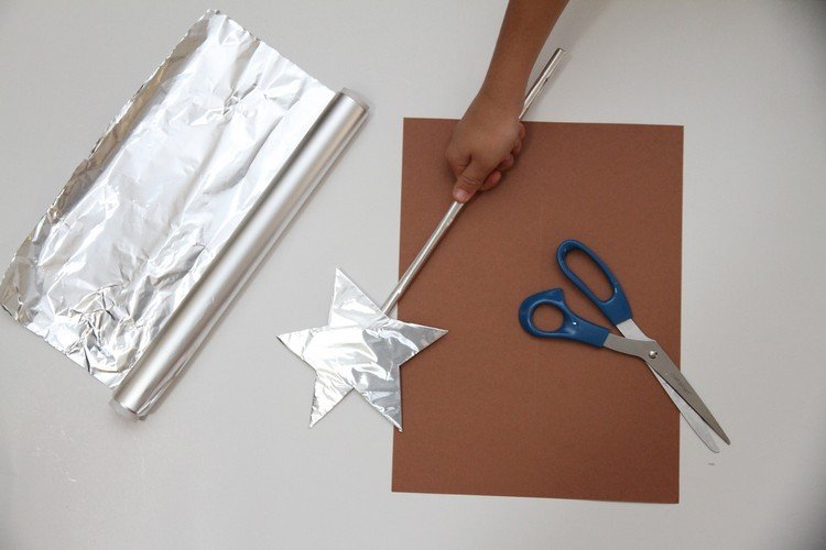 drotársky kostým z hliníkovej fólie, čarodejnícky prútik