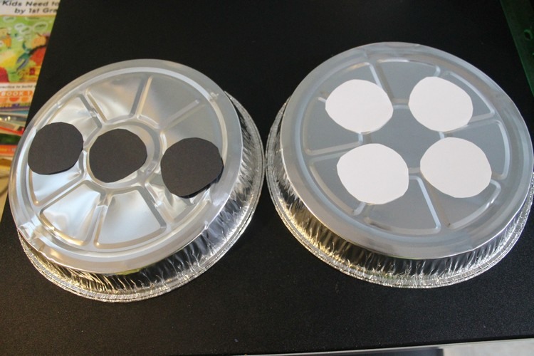 diy jednoduché kostýmy kostýmová trepačka soľničky na korenie hliníková misa