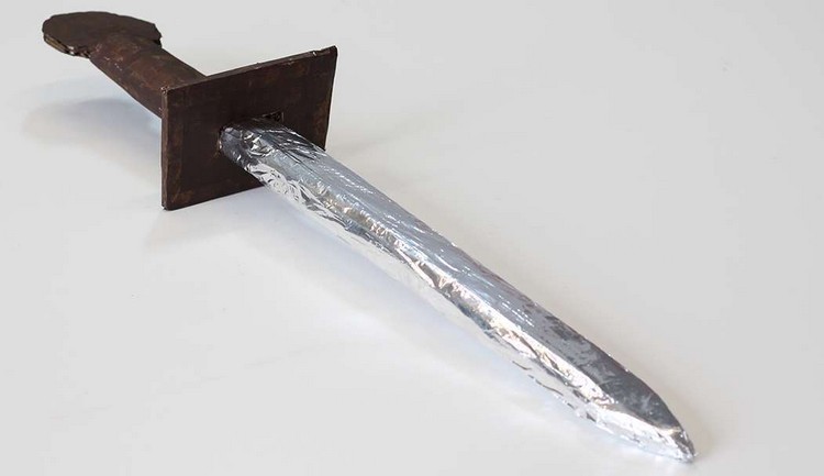 drotársky meč, kartónová hliníková fólia