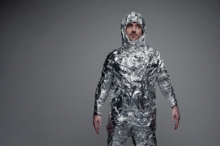 kostým vyrobený z alobalu karneval halloween nápady pečený zemiak