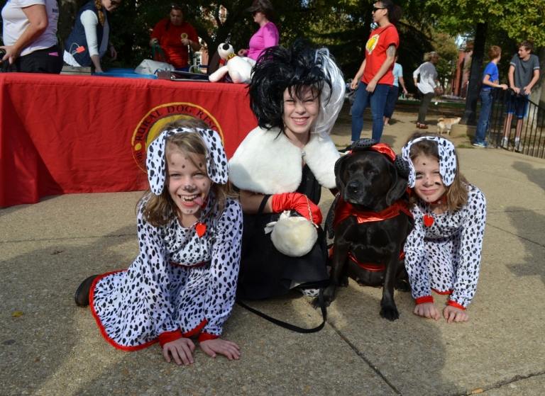 Kostým pre rodinnú skupinu pre deti 101 si vyrobte dalmatínske kostýmy sami