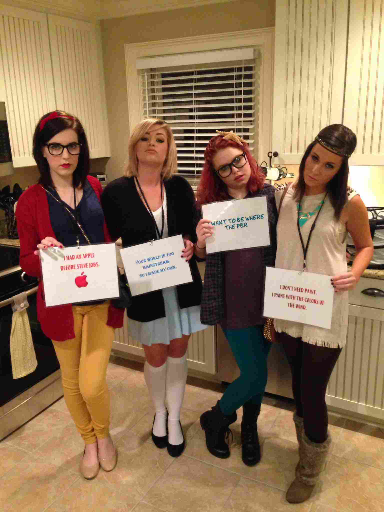 Nápady na kostýmy priateľiek pre halloweensky zábavný skupinový karneval kostýmov