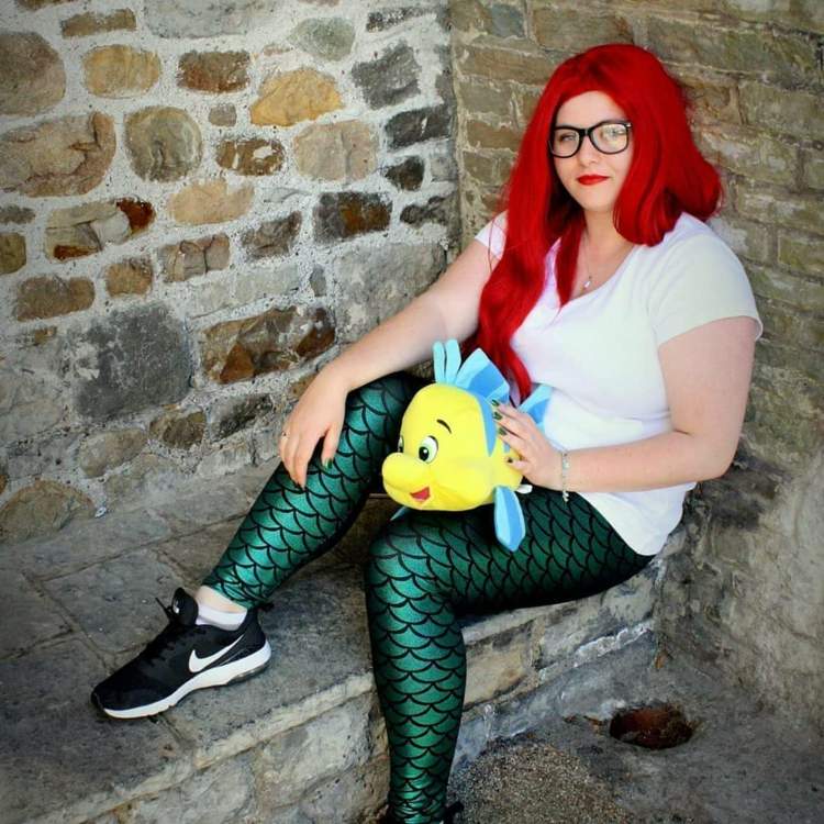 kostýmy xxl ženy malá morská víla ariel legíny s červenými vlasmi