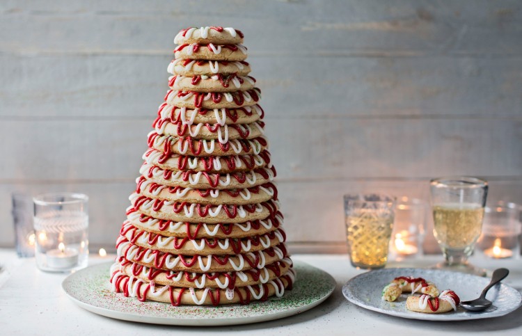 Pripravte vežový koláč Kransekage na Štedrý večer