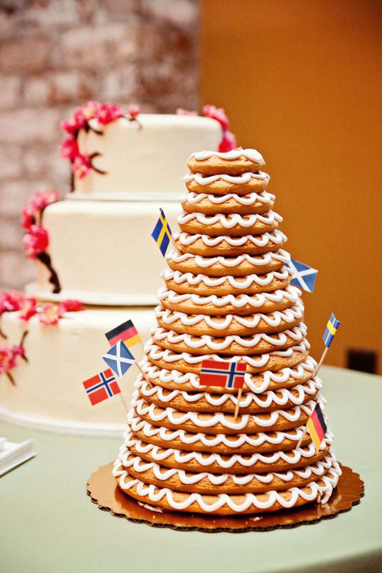 veža kransekage veža zdobí vlajky krajiny