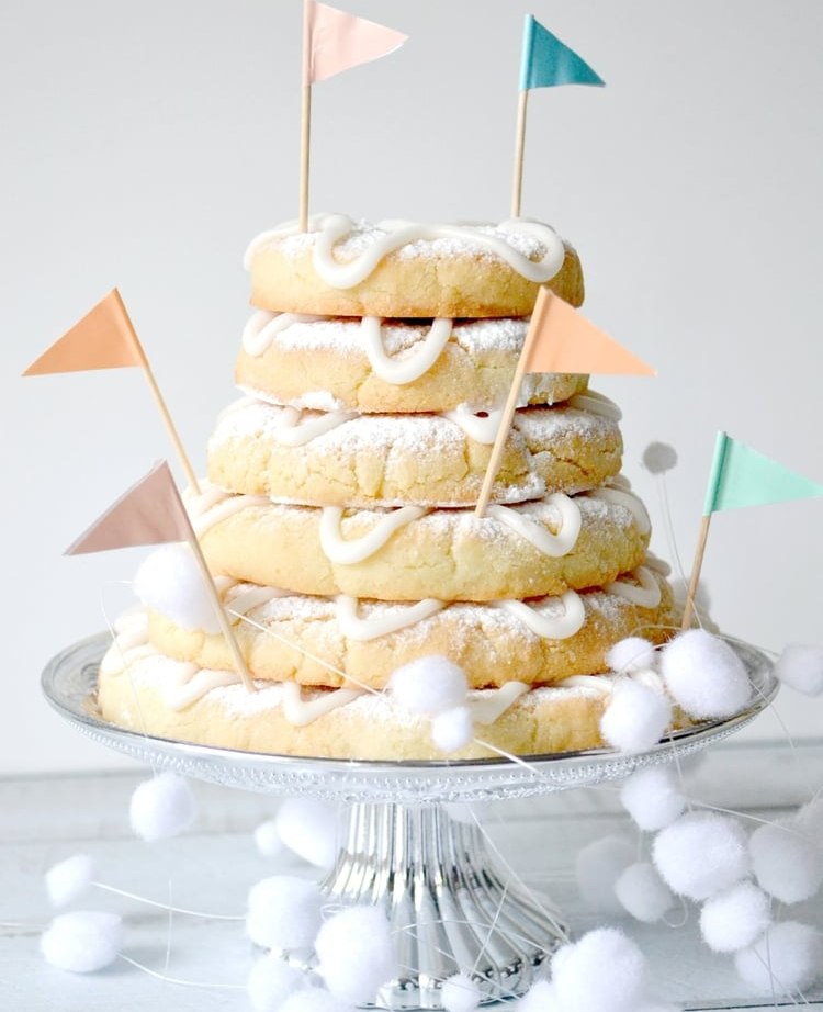 Upečte krúžky marcipánu z vežového koláča Kransekage