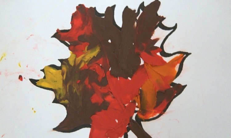 Nápad na miesenie s deťmi na jeseň - vytlačte list a navrhnite hlinkou