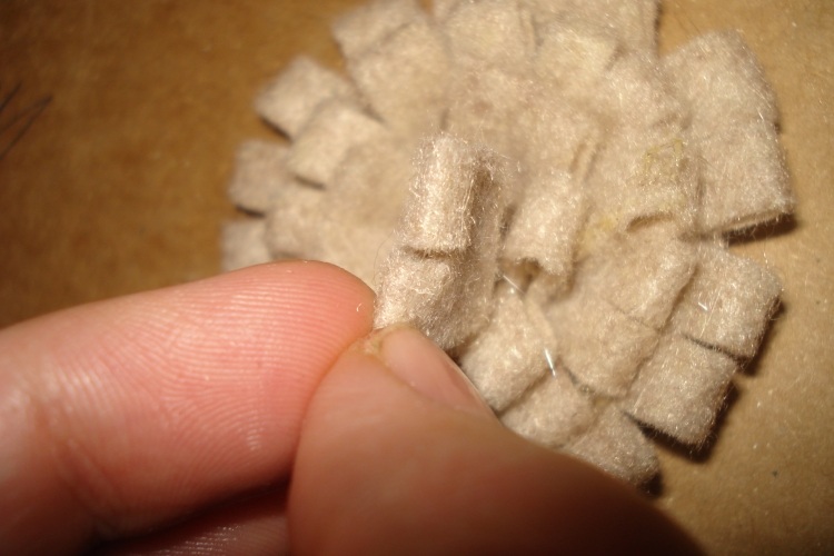 dekorácia-jeseň-urob si sám-drotár-plsť-veniec-diy-fold-volán-kvetina-dekoratívna