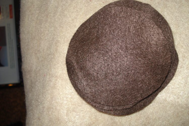 dekorácia-jeseň-urob si sám-drotár-plsť-veniec-diy-kruhy-vykrojený-hnedý