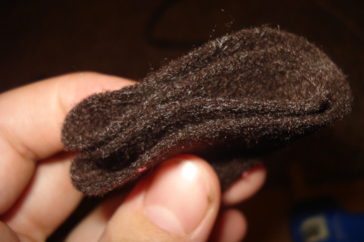 dekorácia-jeseň-urob si sám-drotár-plsť-veniec-diy-hnedé-kruhy-vystrihnuté-farlen-stick on