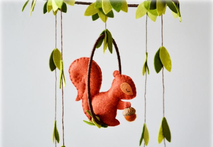 Dekorácia na jeseň-urob si sám-drotár-plsť-kreatívne nápady-eichoerchen-vtipné