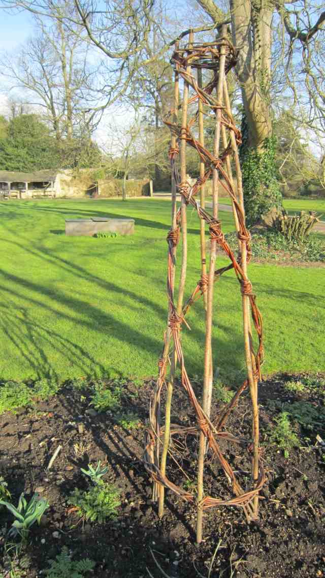 postavte si preliezku pre rastliny záhradná dekorácia vŕbové vetvy