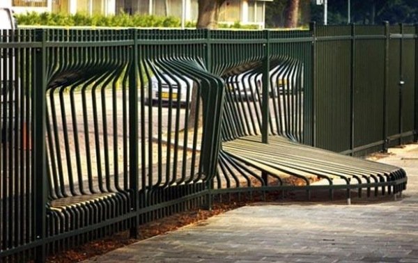 Kovový plot s atraktívnym vzhľadom