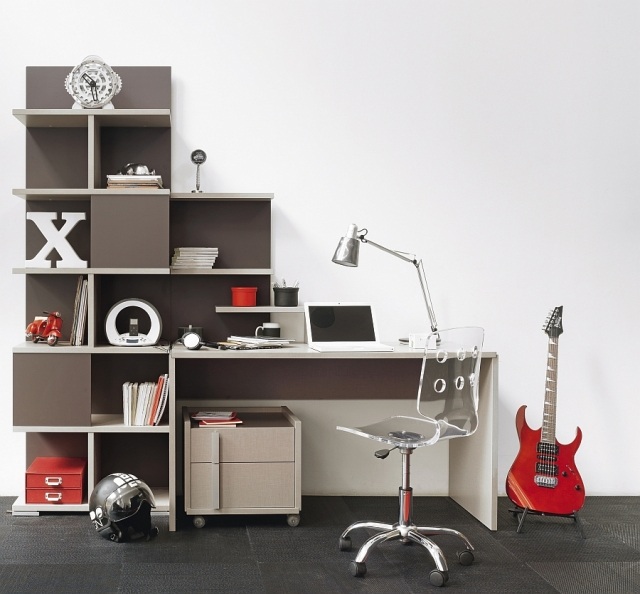 Detská izba-písací stôl-stolička-na-kolieskach-transparentné-modulárne-skrinky