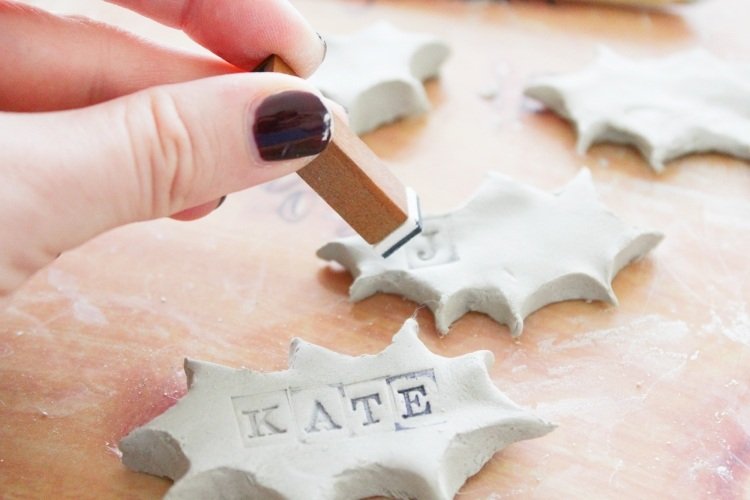 používajte malé pečiatky s jednotlivými písmenami dekorácia stola-vianoce-urobte si to sám-známky-platne-názov-pečiatka-tlač