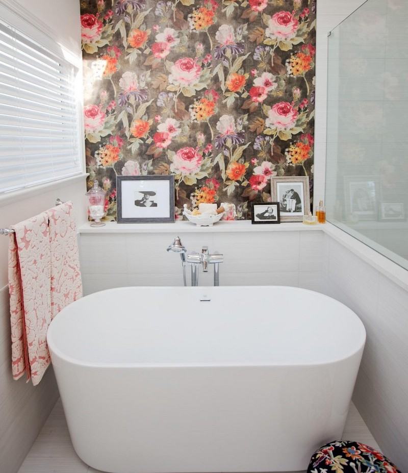 Použite kreatívne nápady pre domácnosť-urobte si to sami-zvyšky tapiet-kúpeľňa