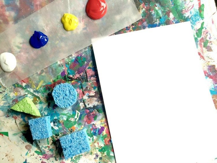 Maľovanie s deťmi kreatívne-nápady-kresba-technika-špongie-farba