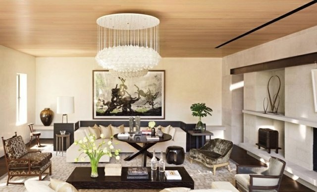 Krištáľový luster v obývačke moderný interiér s lustrami