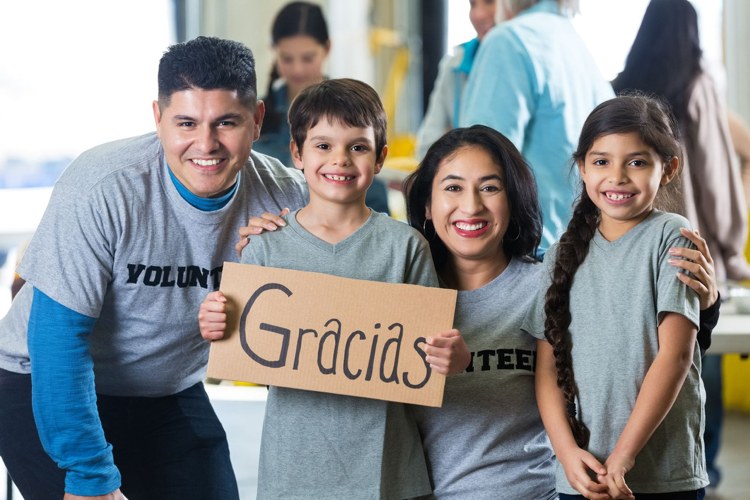 Oslávte krištáľovú svadbu a darujte peniaze